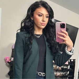 Meet your Posher, Hannah